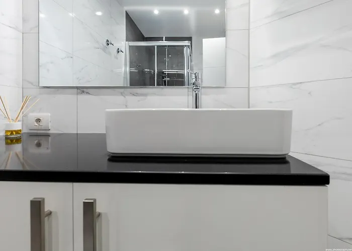 Great Location 1 Bedroom Apartament *